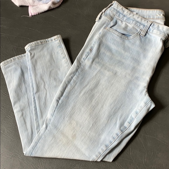 American Eagle Outfitters Pants - Ae jeggings (stained)
